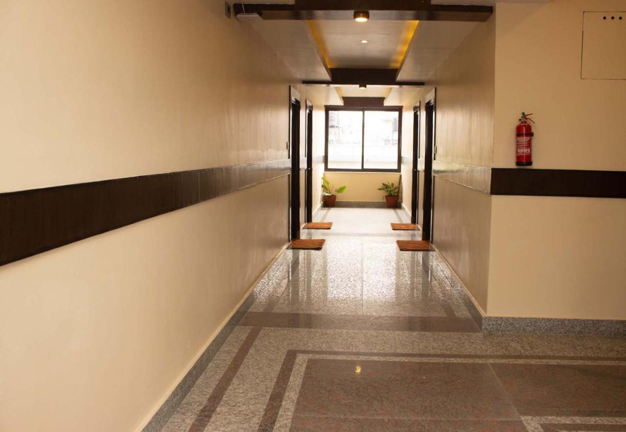 Hotel Silverline ポカラ エクステリア 写真