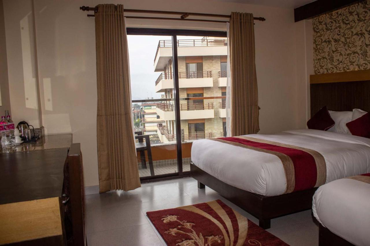Hotel Silverline ポカラ エクステリア 写真