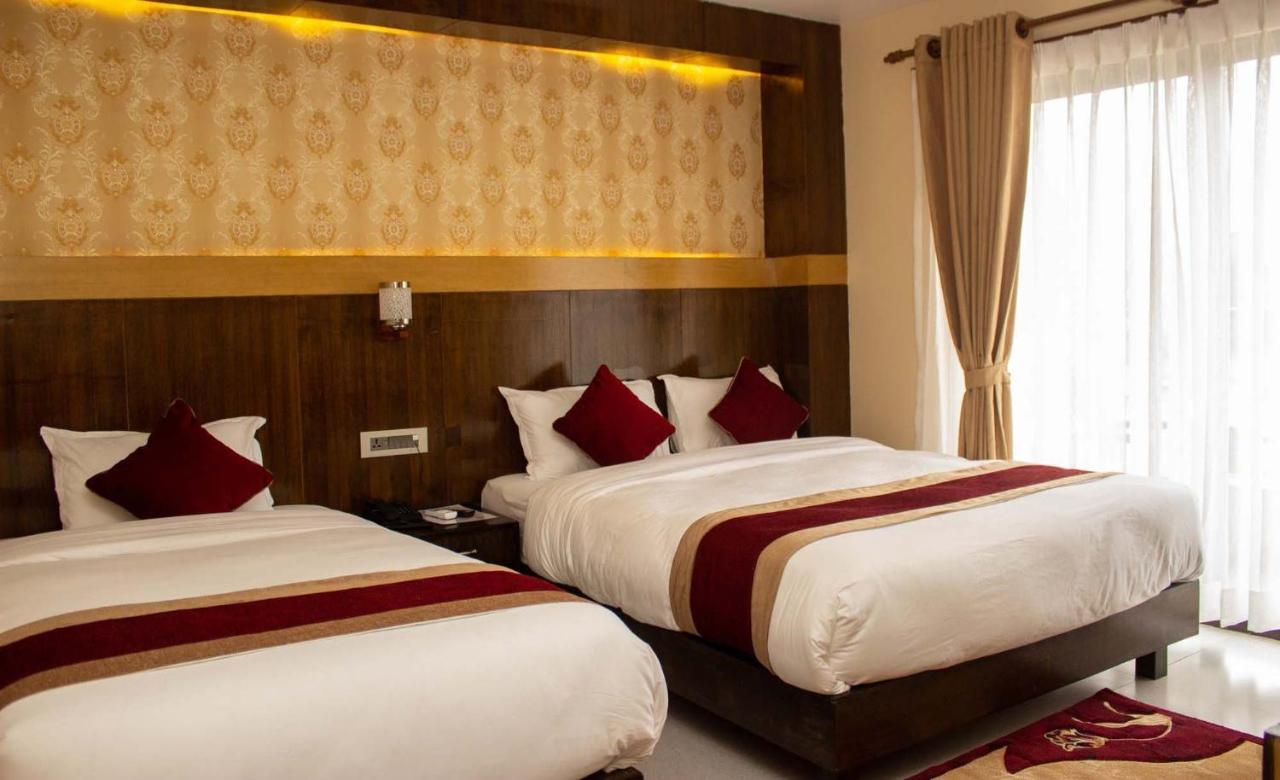 Hotel Silverline ポカラ エクステリア 写真
