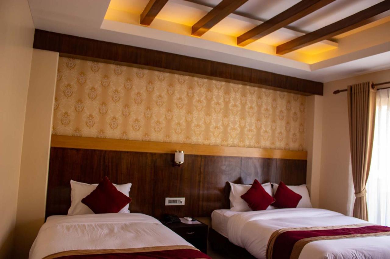 Hotel Silverline ポカラ エクステリア 写真
